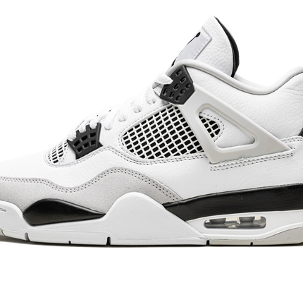 Air Jordan 4 Retro „Military Black“