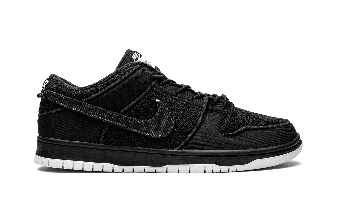 Nike Dunk SB Low "Gnarhunters"