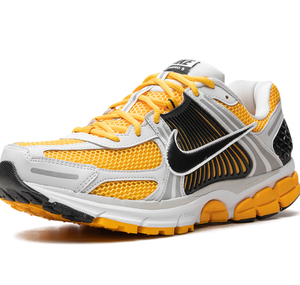 Zoom Vomero 5 „University Gold“