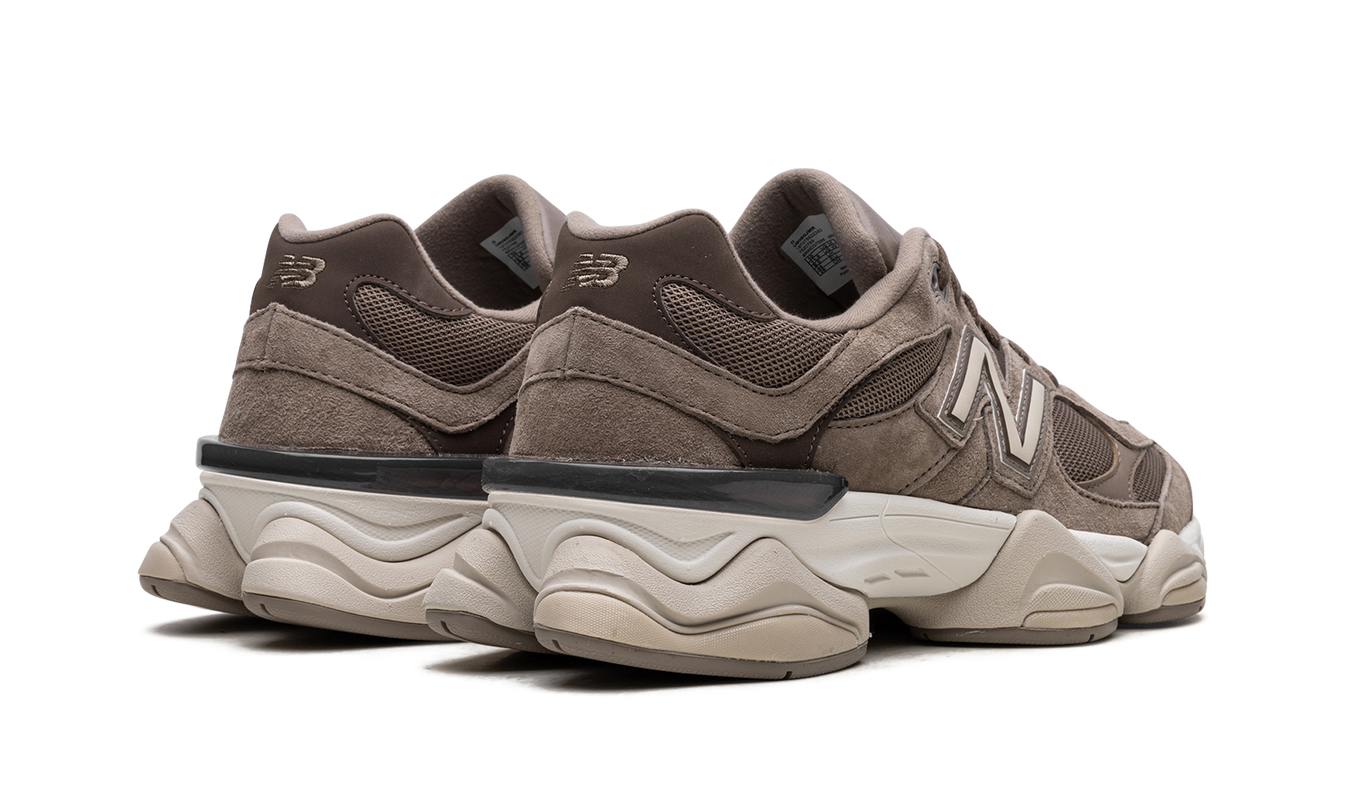 New Balance 9060 „Pilzbraun“