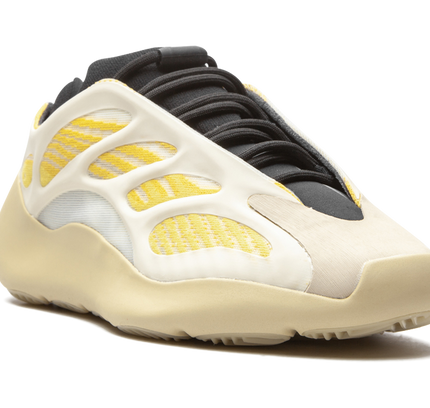 Yeezy 700 V3 „Saflor“