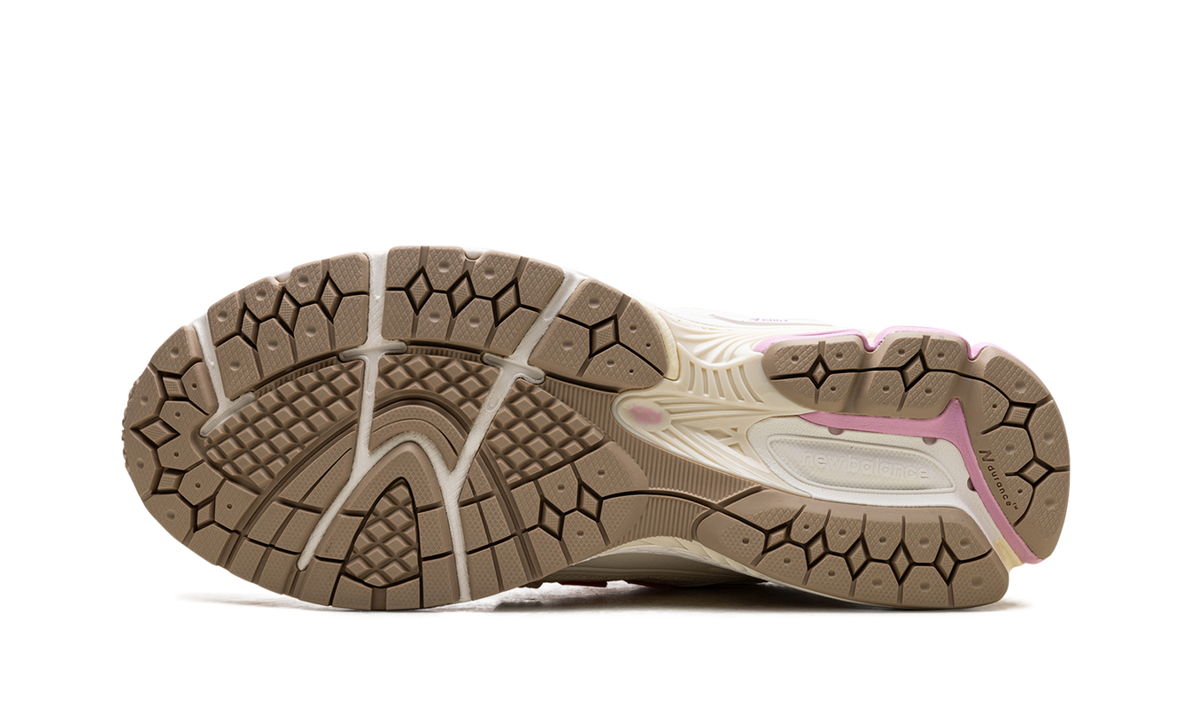 New Balance 1906R "Pink Sugar"