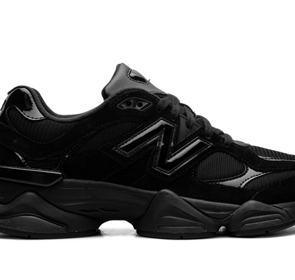 New Balance 9060 „Triple Black Patent“