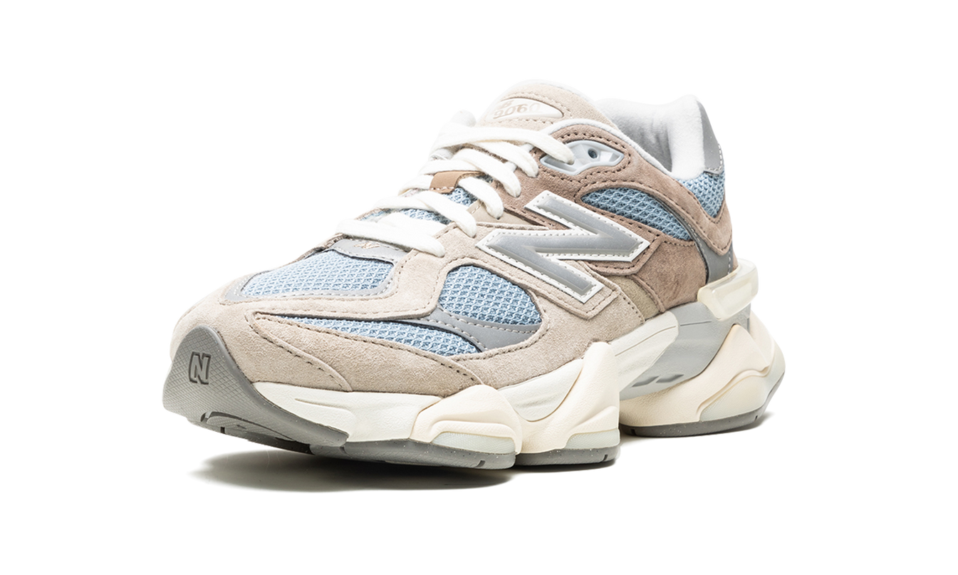 New Balance 9060 „Meersalz/Blau“