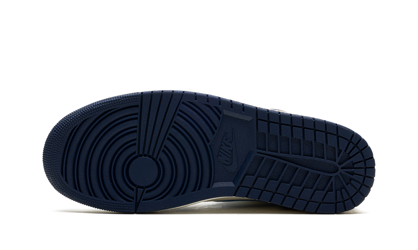 Air Jordan 1 High OG WMNS "First in Flight"