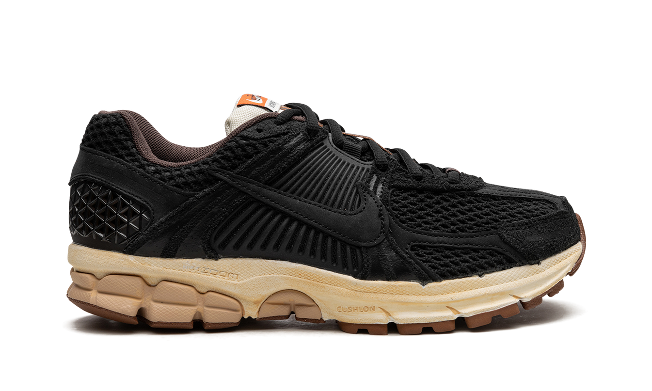 VOMERO 5 WMNS „Schwarz / Sesam“
