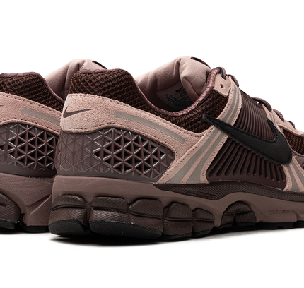 ZOOM VOMERO 5 WMNS „Plum Eclipse“