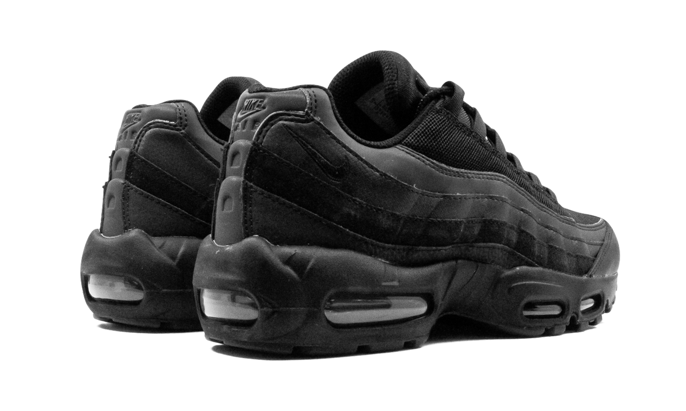 Nike Air Max 95 Essential "Triple Black"