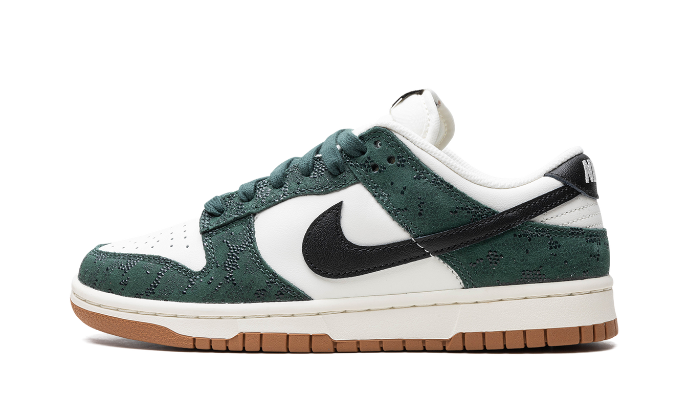 Nike Dunk Low WMNS "Green Snake"