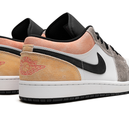 Air Jordan 1 Low SE "Flight Club"