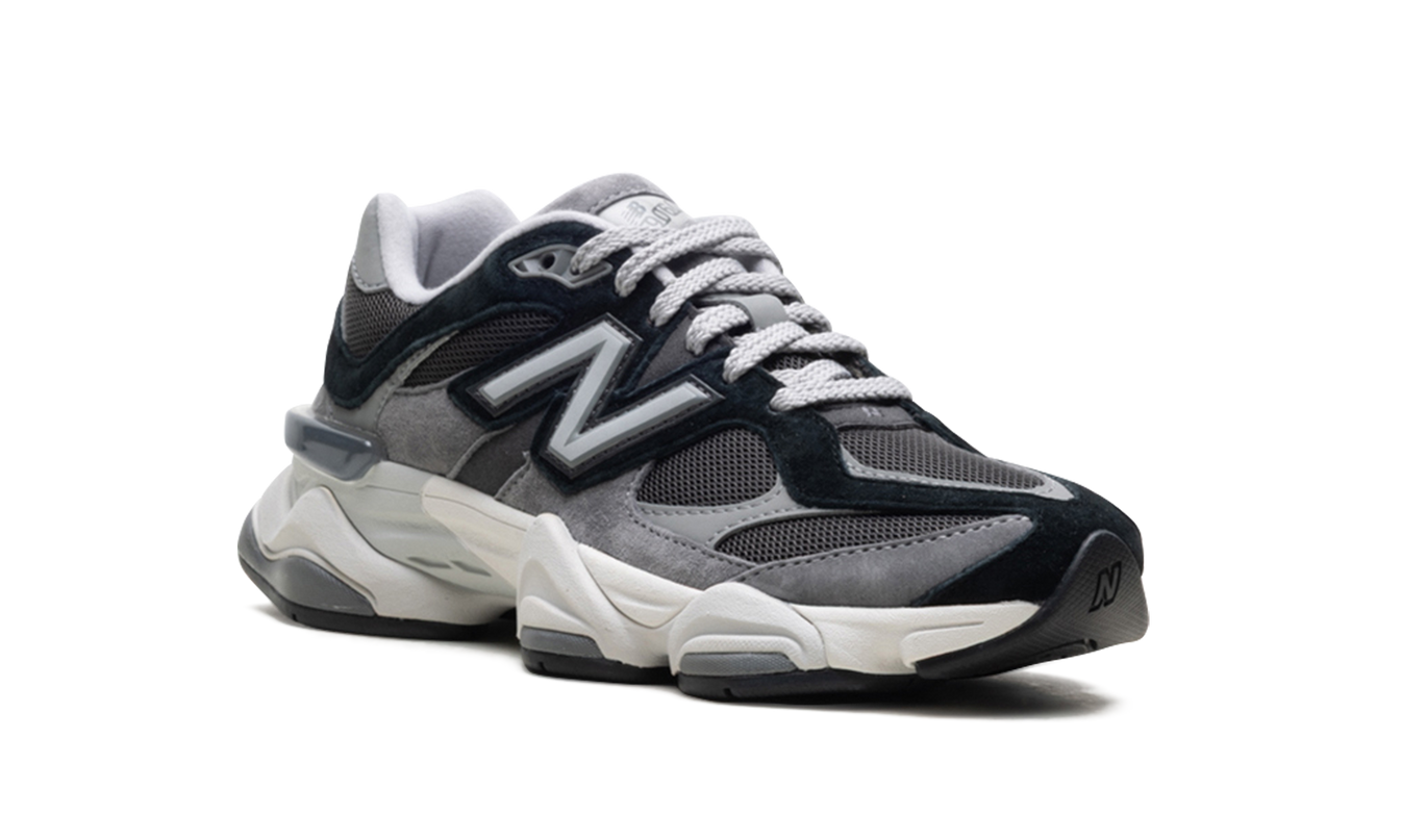 New Balance 9060 „Schwarz Grau“