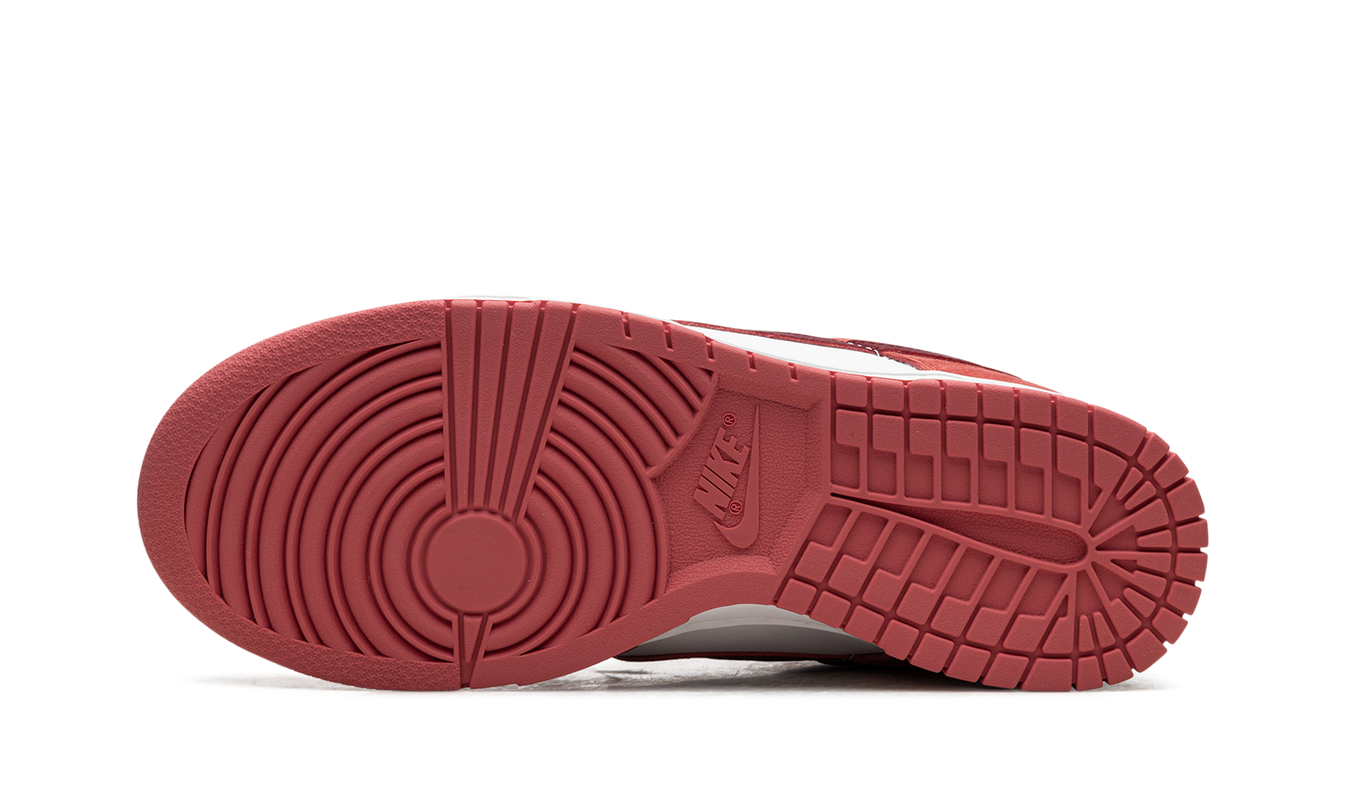 Nike Dunk Low WMNS "Valentine's Day"