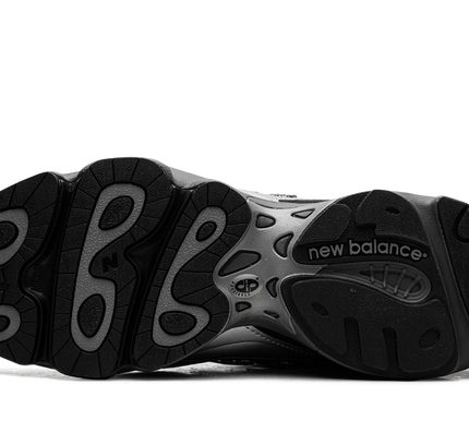 New Balance M1000 „Schwarz-Silber-Metallic“