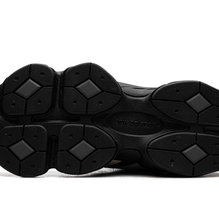 New Balance 9060 „Off-White Black“