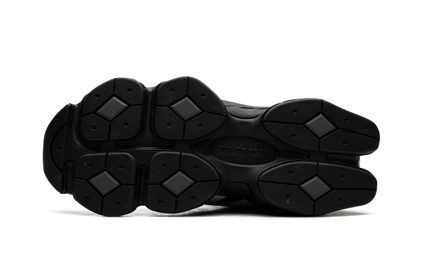 New Balance 9060 „Off-White Black“
