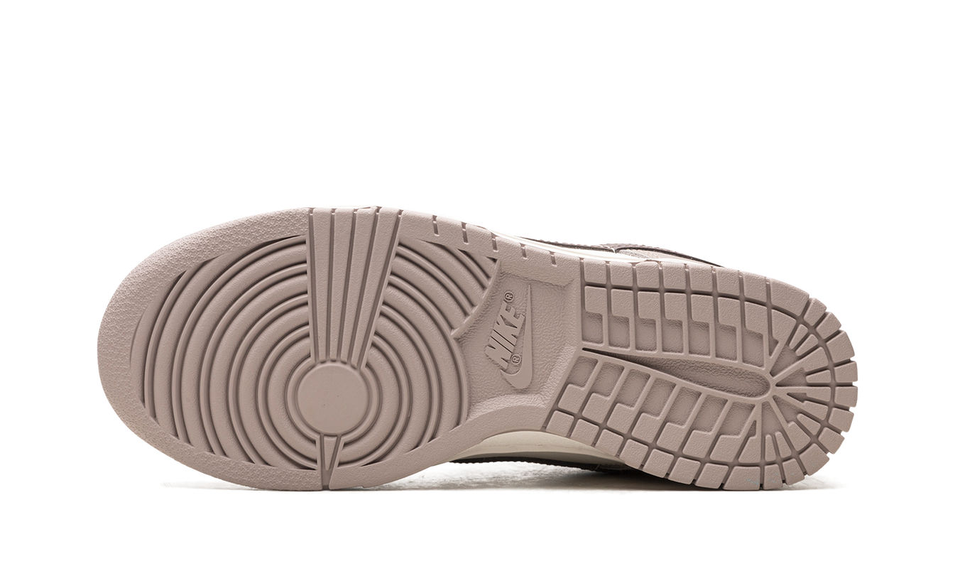 Nike Dunk Low WMNS "Diffused Taupe"