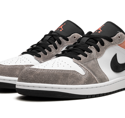 Air Jordan 1 Low SE "Flight Club"