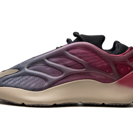 Yeezy 700 V3 „Fade Carbon“