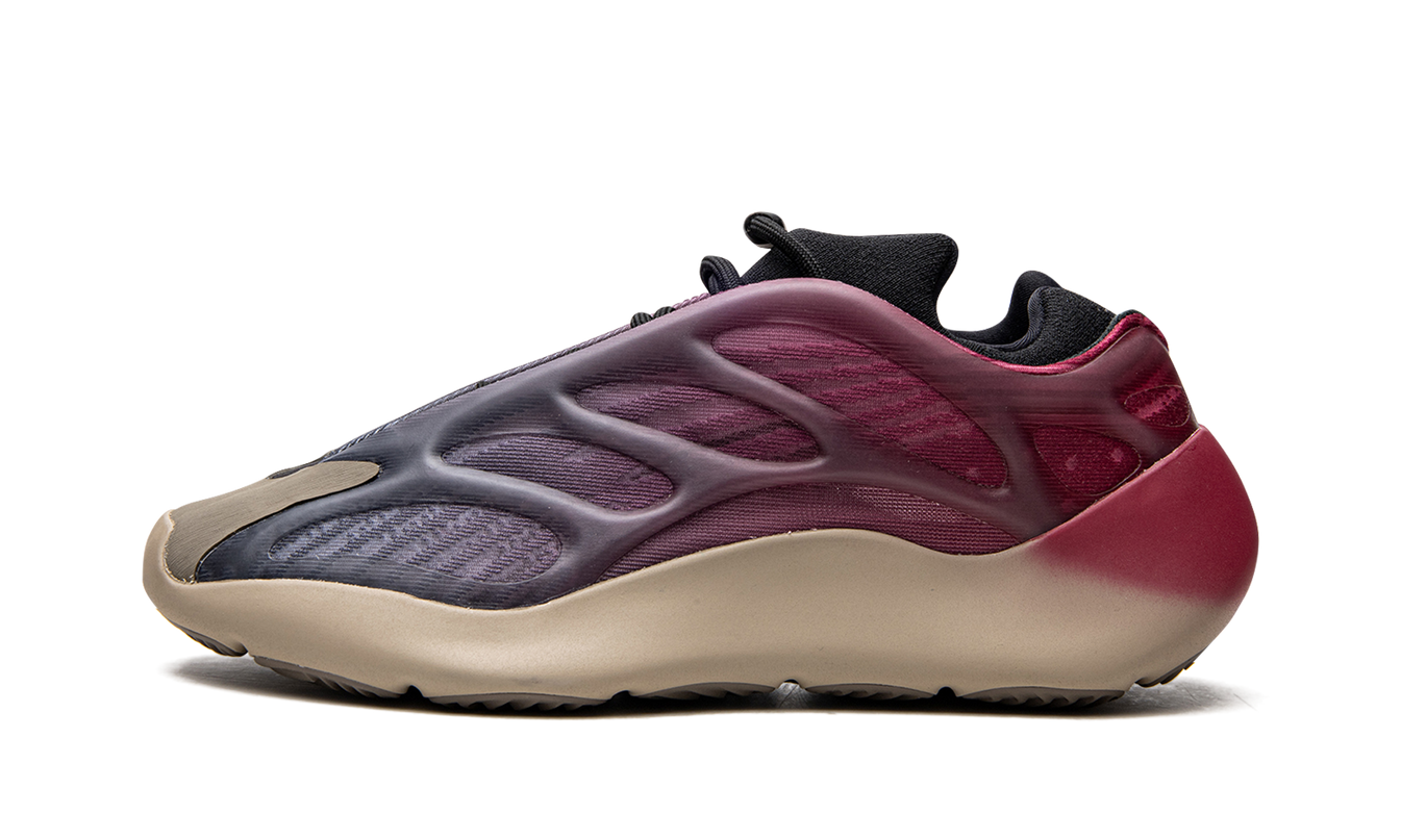Yeezy 700 V3 „Fade Carbon“