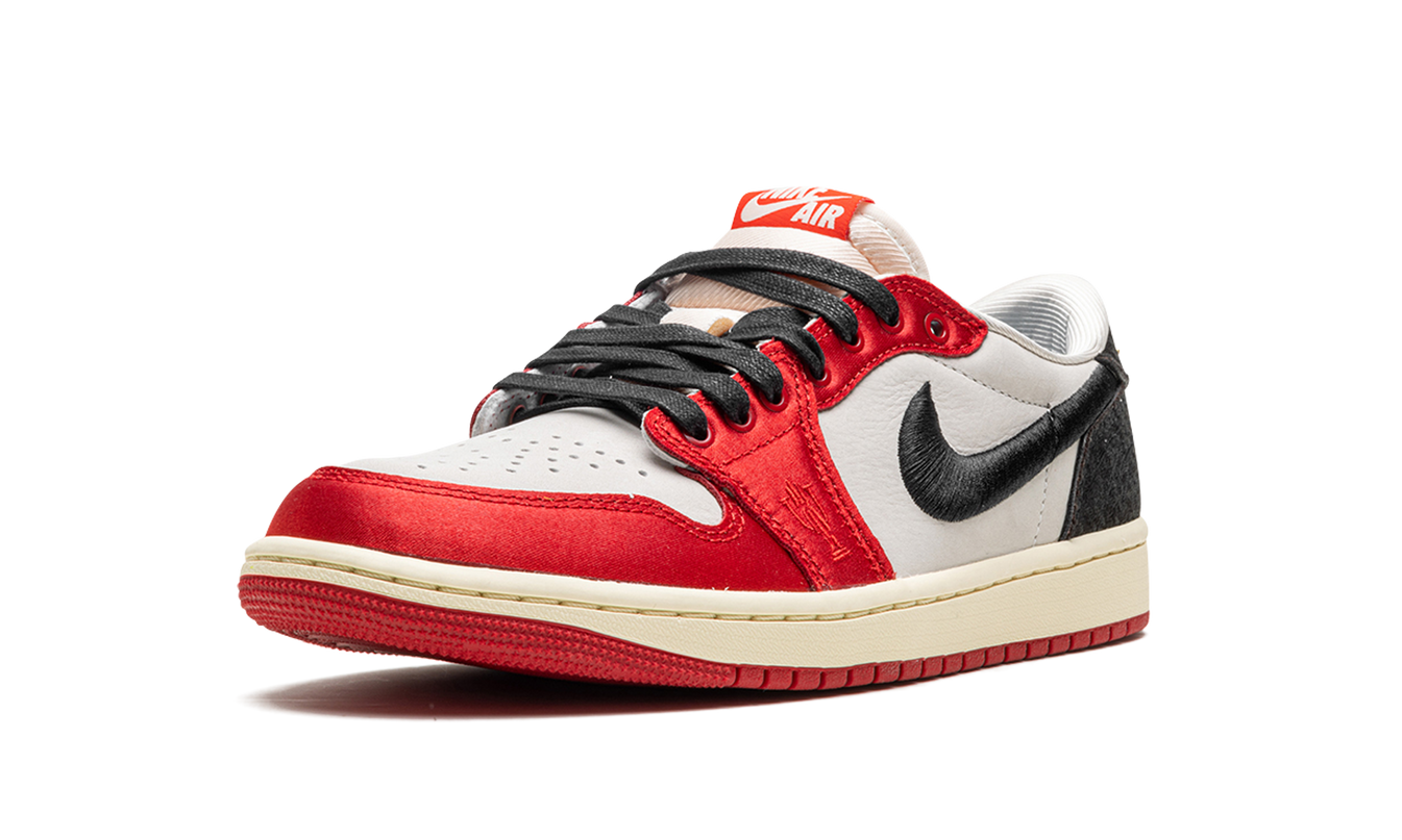 Air Jordan 1 LOW "Trophy Room - Away"