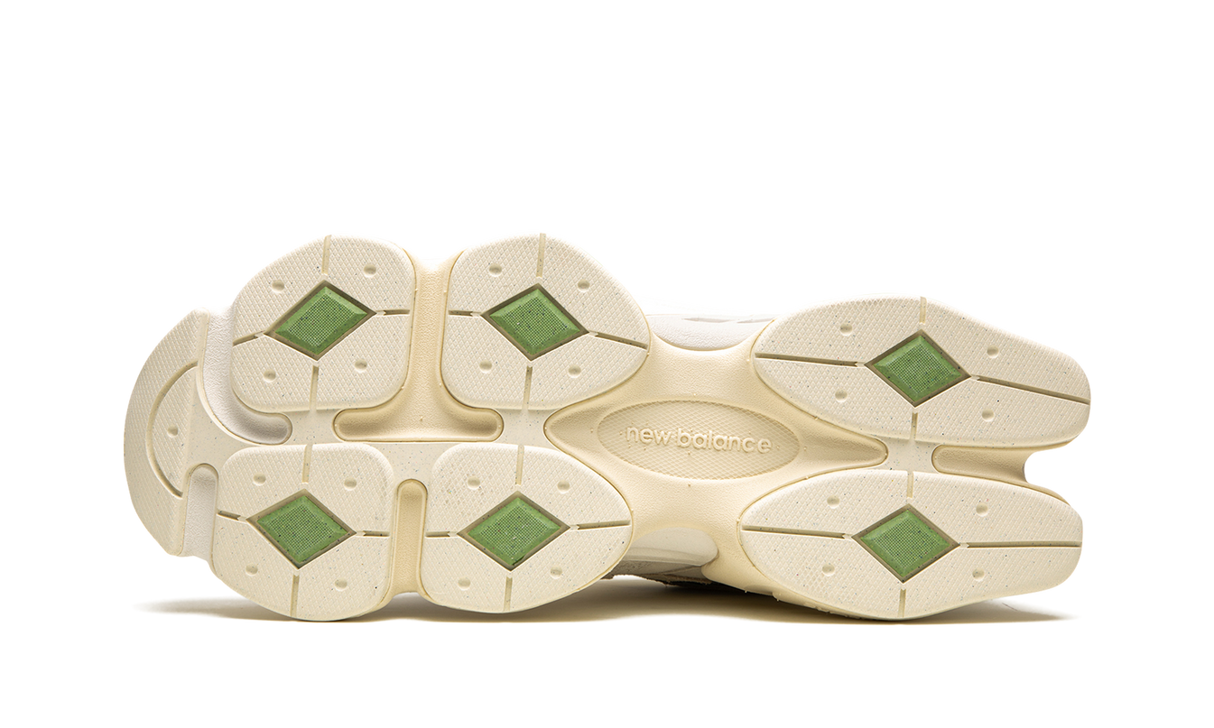 New Balance 9060 „Ziegel und Holz“