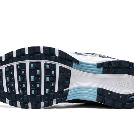 Nike P-6000 „Armory Navy Flat Silver“