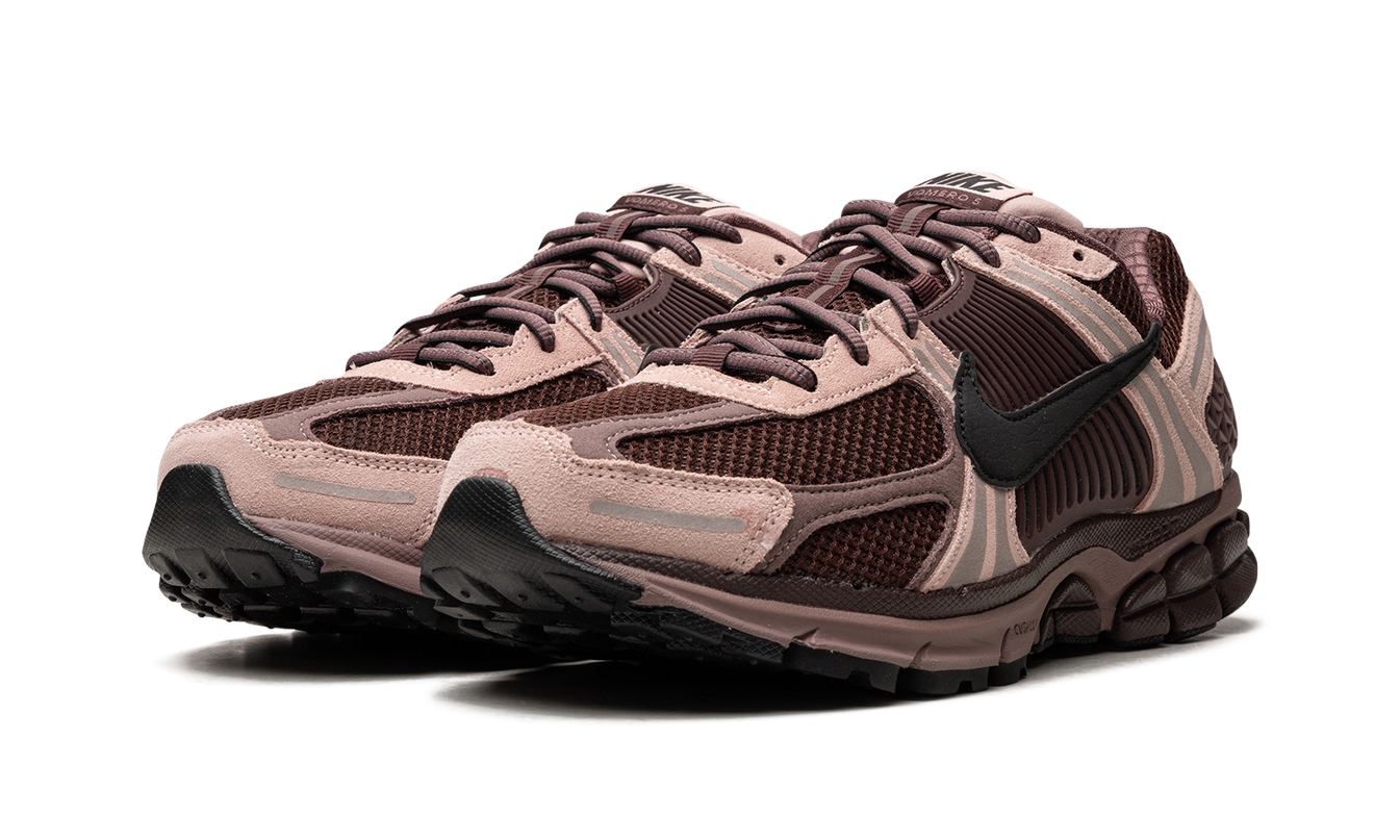 ZOOM VOMERO 5 WMNS „Plum Eclipse“