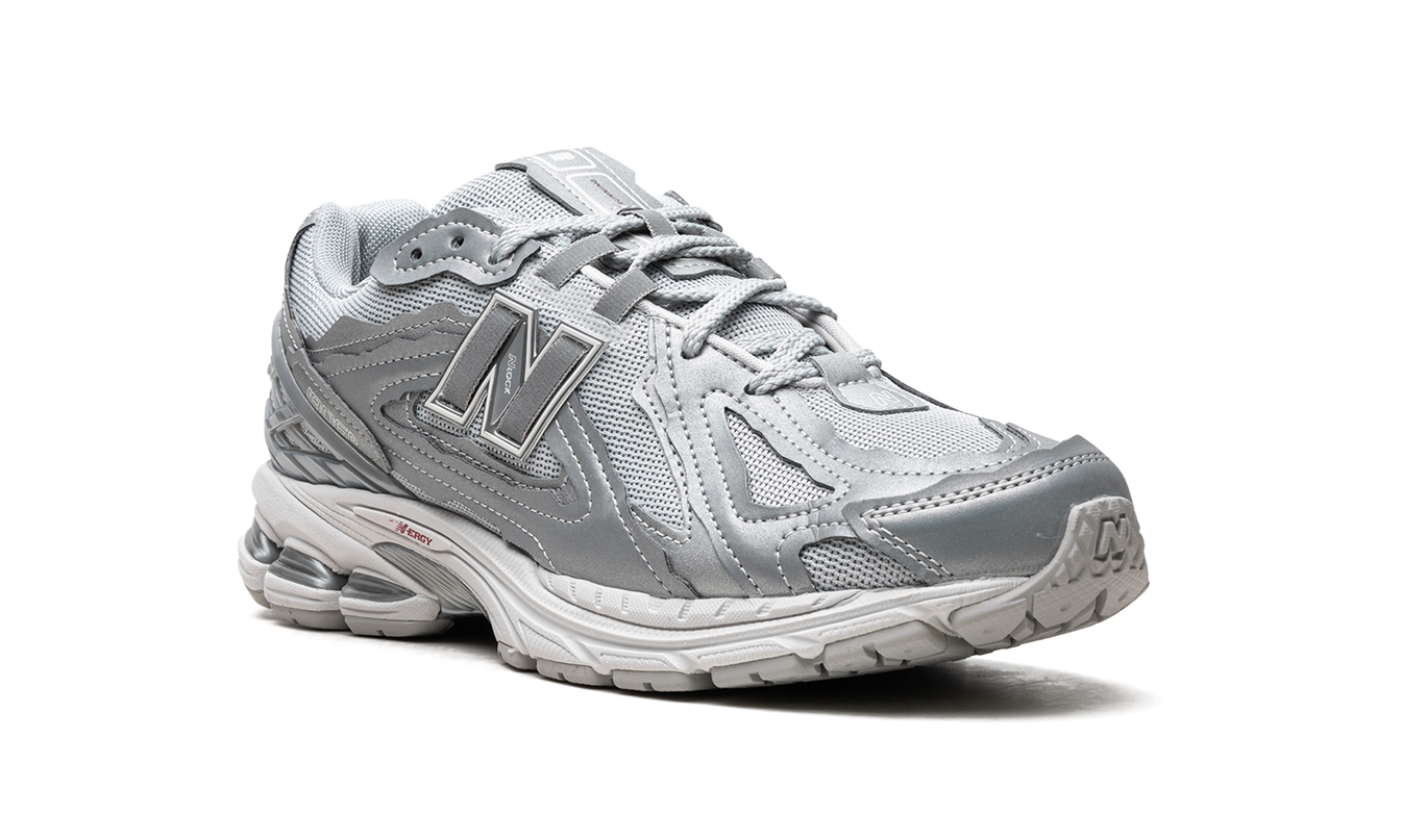 New Balance 1906D "SCHUTZPAKET - SILBERMETALLIC"