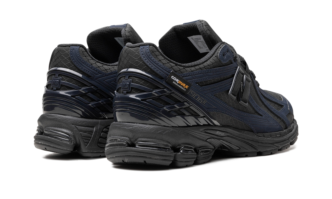 New Balance 1906R "Outerspace/Schwarz/Schwarz"