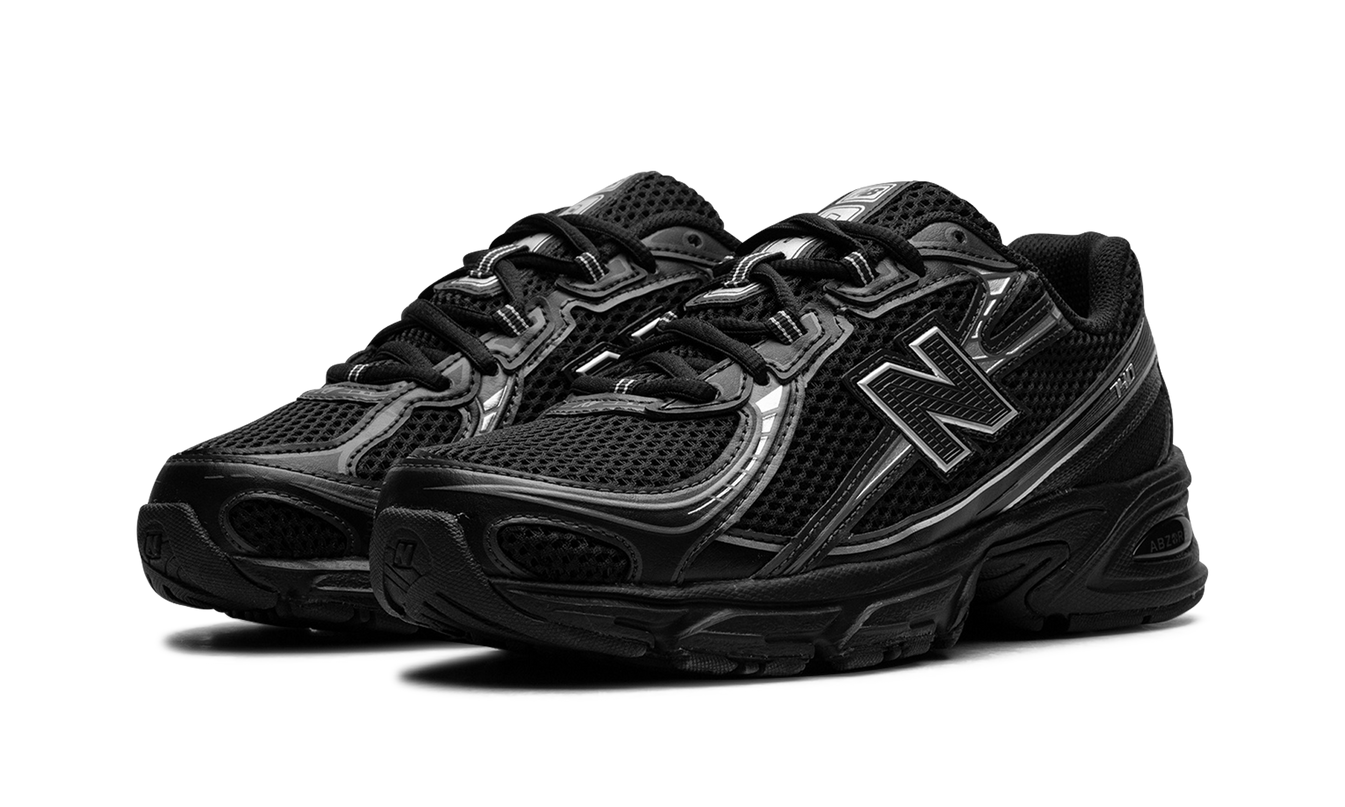 New Balance 740 "Black Silver"