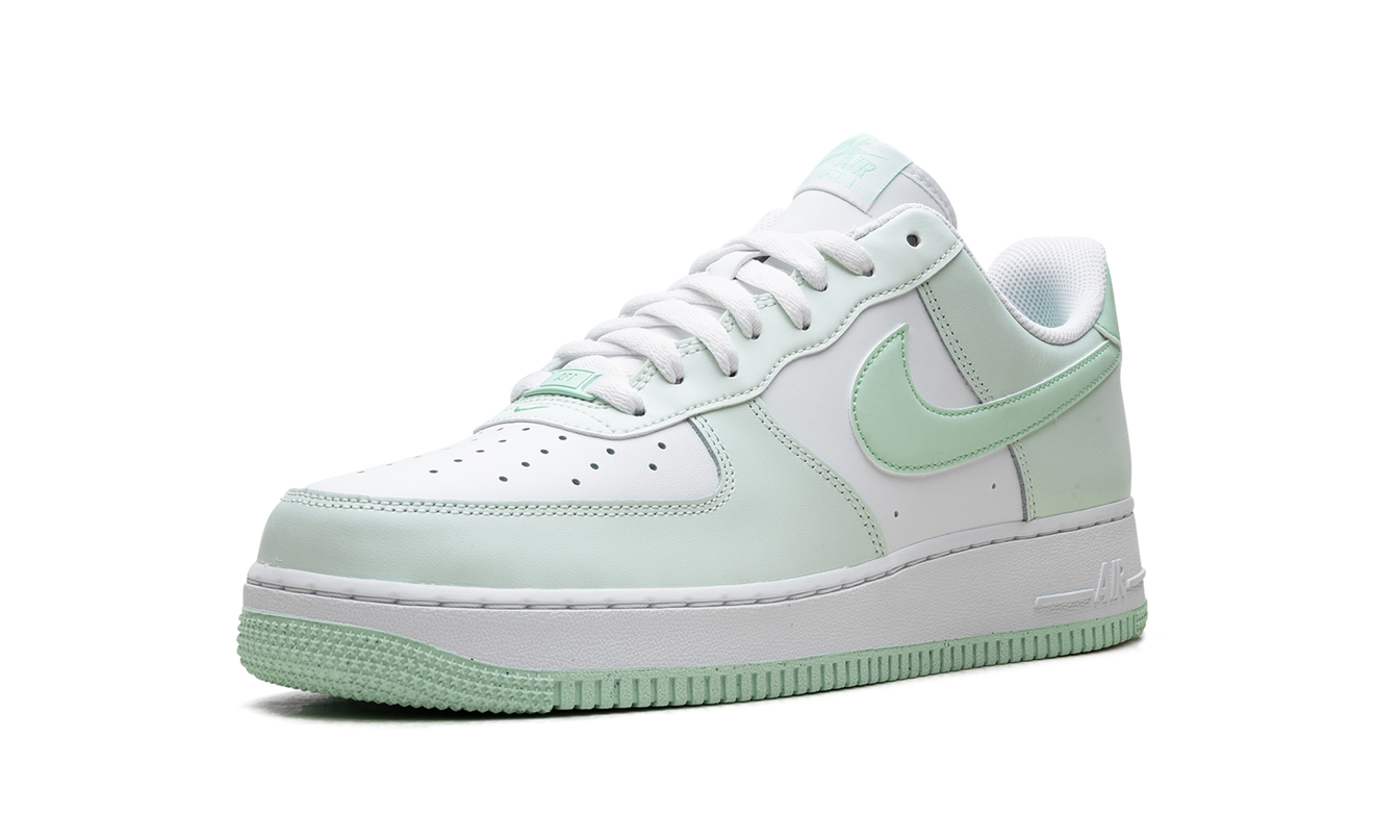 Nike AIR FORCE 1 "Mint Foam"