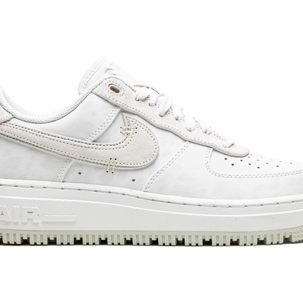 Nike Air Force 1 Luxe "Summit White"