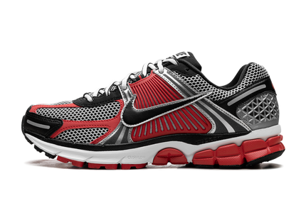 Zoom Vomero 5 „Metallic Silver University Red“