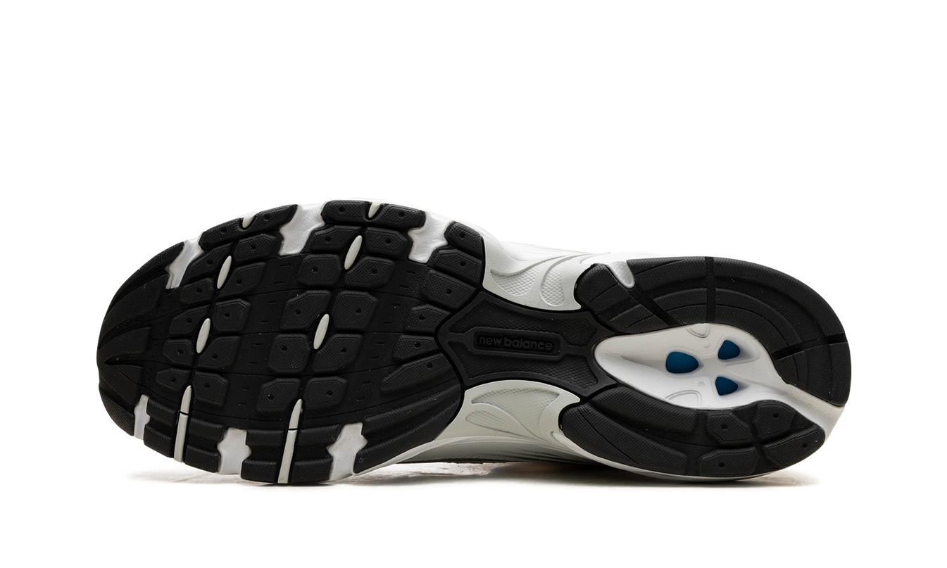 New Balance 530 "White Vibrant Apricot Silver Metallic"