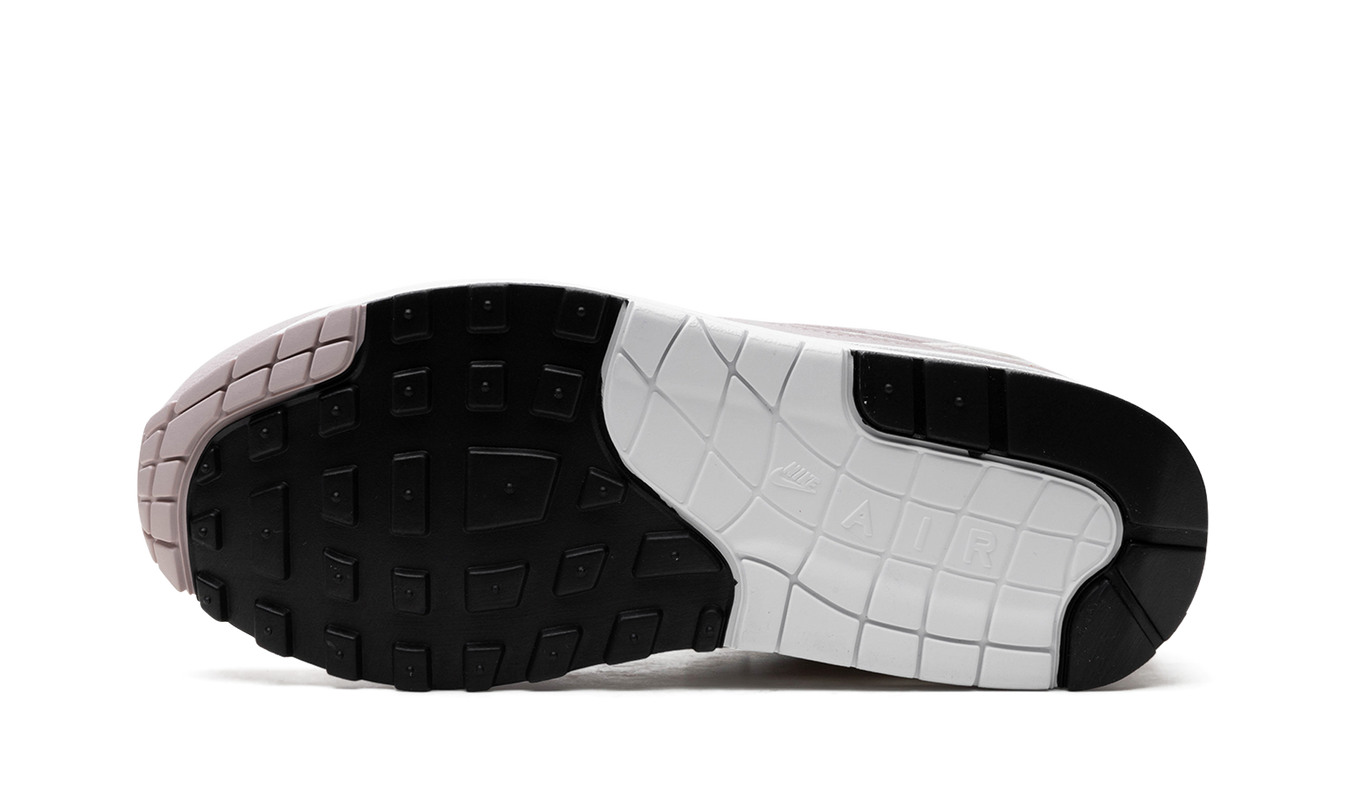 Nike Air Max 1 WMNS "Platinum Violet"