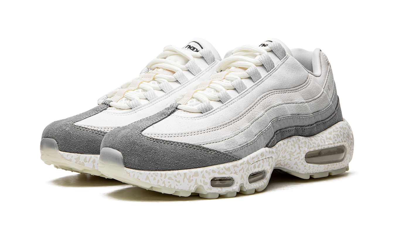 Nike Air Max 95 QS "Light Bone-Glow in the Dark"