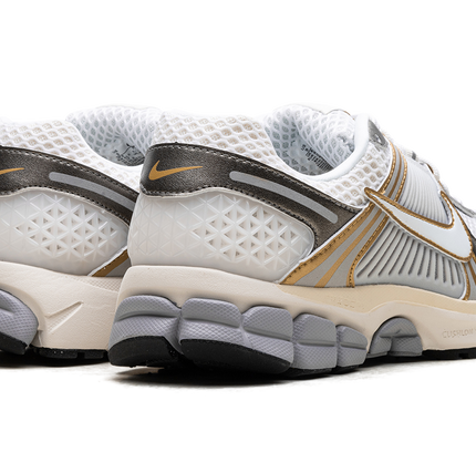 Zoom Vomero 5 „Platinum Tint Metallic Gold“
