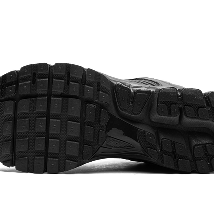 Nike Zoom Vomero 5 WMNS "Triple Black"