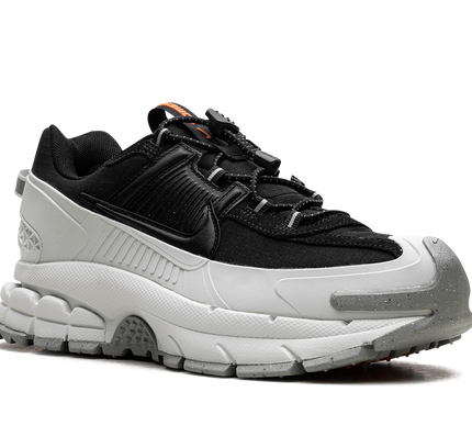Zoom Vomero 5 Roam "Schwarz Hellsilber"
