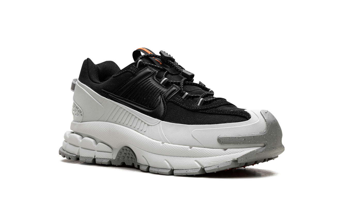 Nike Zoom Vomero 5 Roam "Black Light Silver"