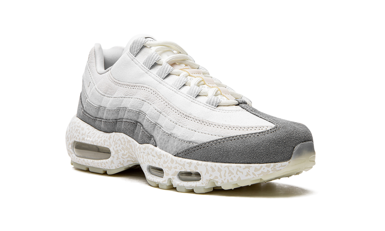 Nike Air Max 95 QS "Light Bone-Glow in the Dark"