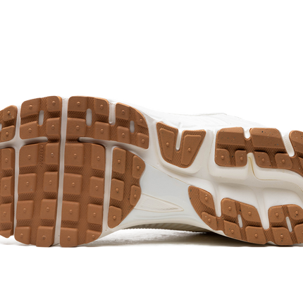 Nike Zoom Vomero 5 WMNS "SAIL GUM"