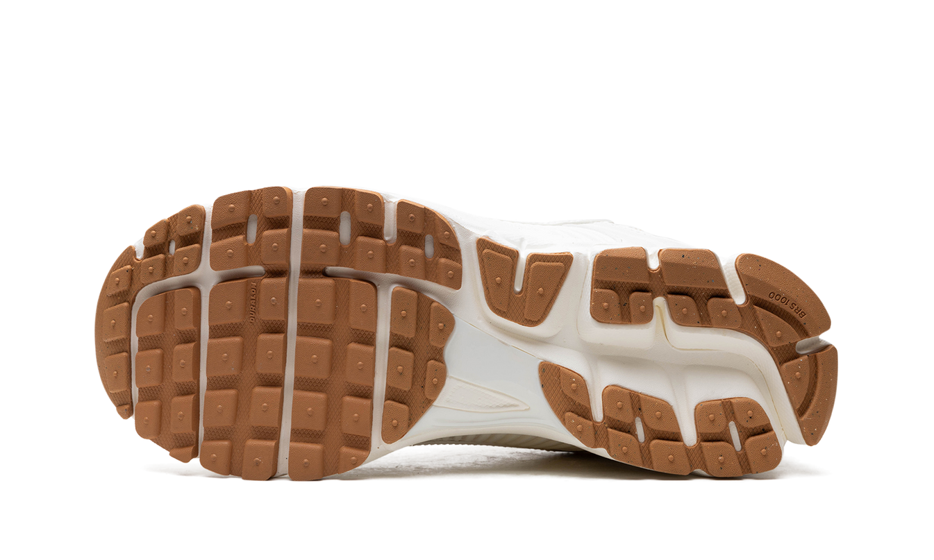 Nike Zoom Vomero 5 WMNS "SAIL GUM"