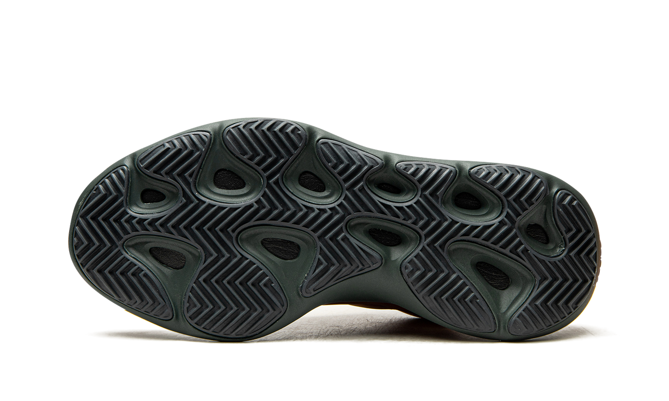 Yeezy 700 V3 "Copper Fade"