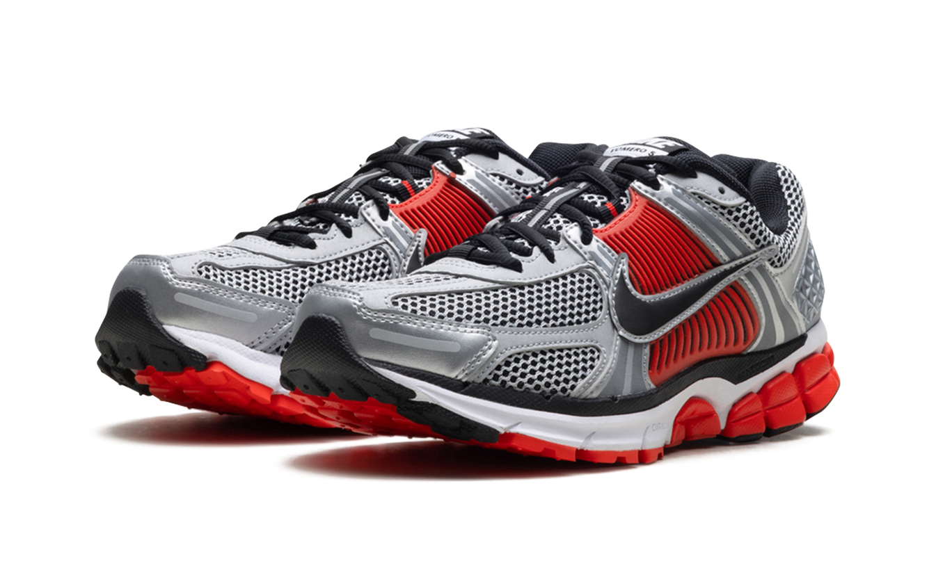 Nike Zoom Vomero 5 "metallic silver black"