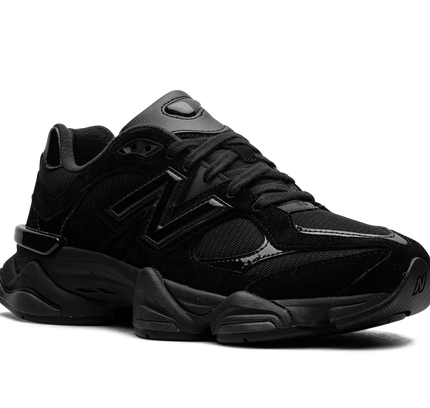 New Balance 9060 „Triple Black Patent“