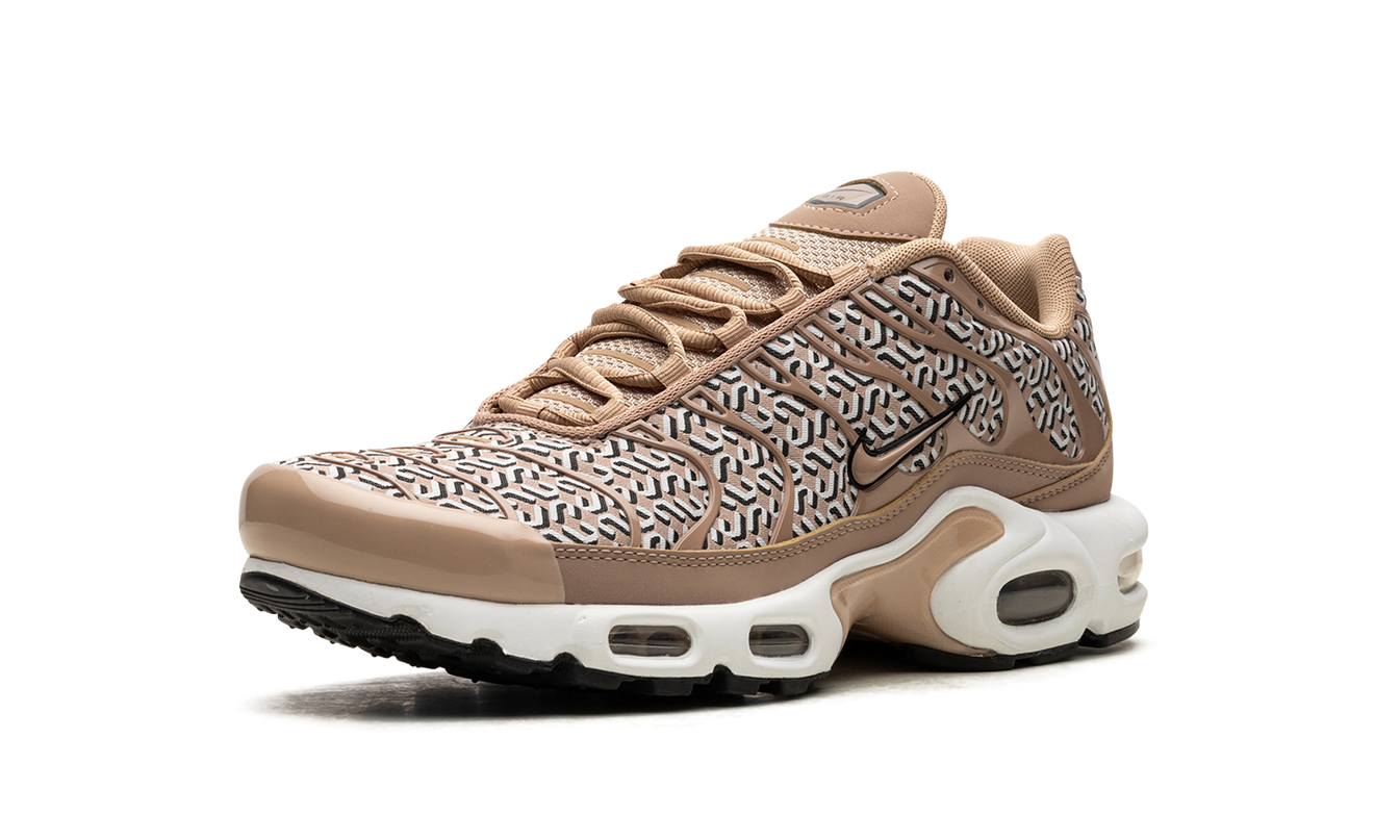 Nike Air Max Plus WMNS "United In Victory"