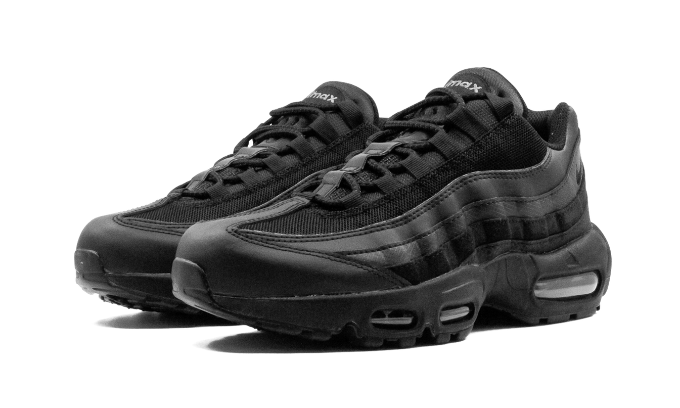 Nike Air Max 95 Essential "Triple Black"