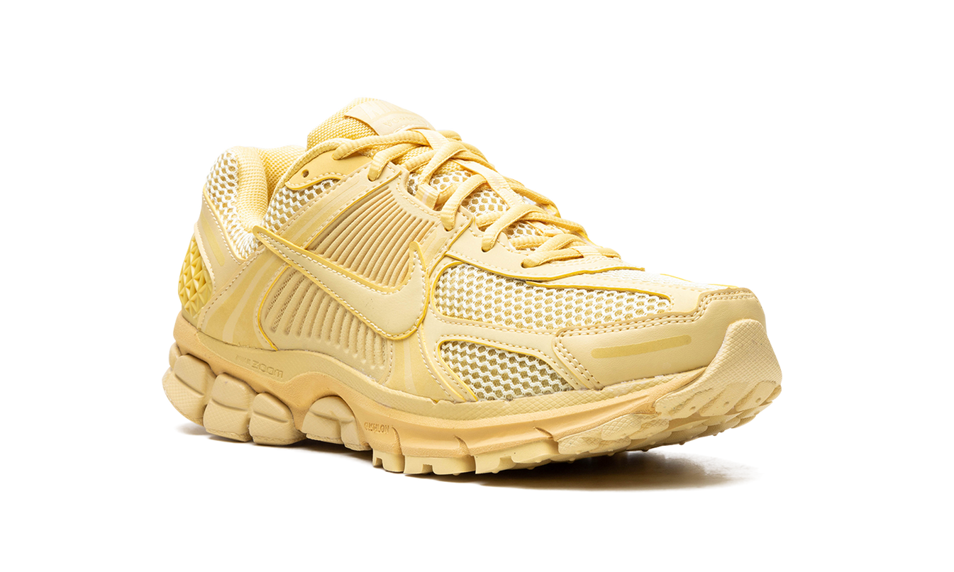 Nike Zoom Vomero 5 "Saturn Gold"