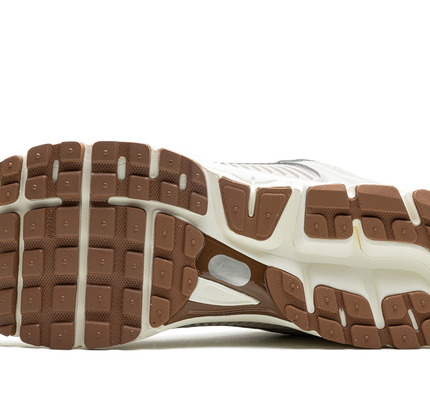 Nike Zoom Vomero 5 WMNS "Light Orewood Brown"